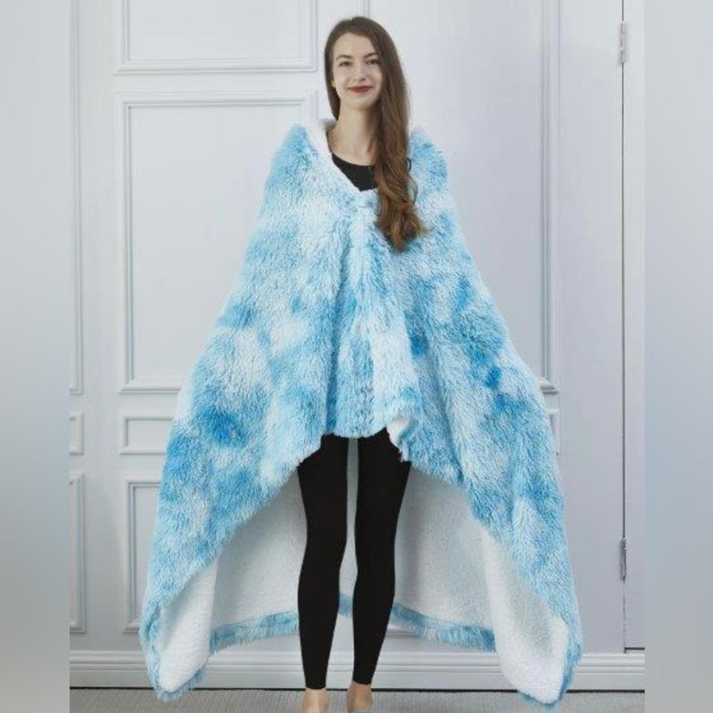 Blue Sky Frost Hooded Sherpa Throw Blanket NWT